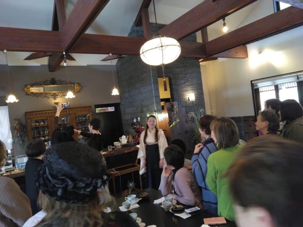 2024新年会コンサート。一草庵にて勝手に直方観光大使の元宝塚歌劇団式部いろは