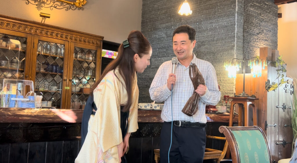 2024新年会コンサート。一草庵にて勝手に直方観光大使の元宝塚歌劇団式部いろは